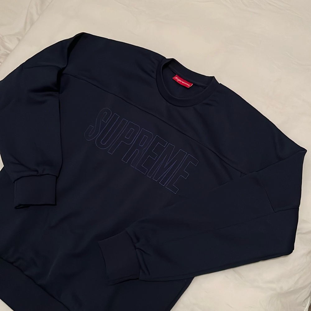 Old vintage Supreme sports materiel crew neck.